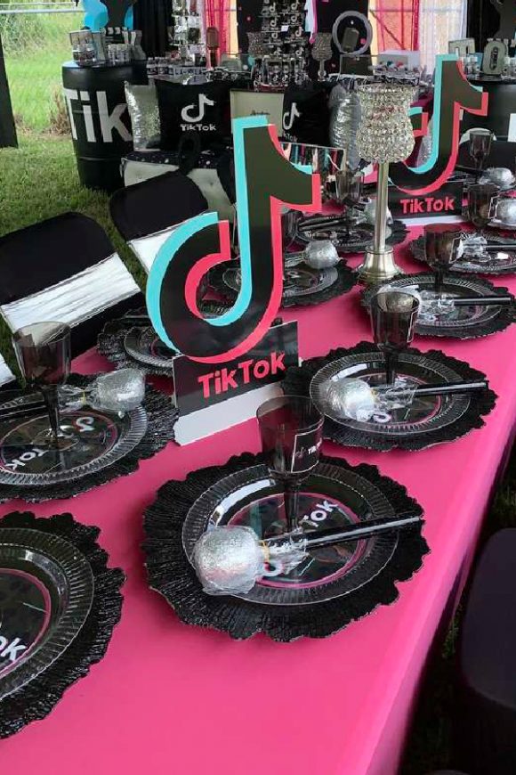 TikTok Table Settings