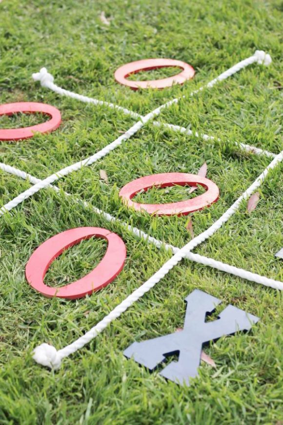 Lifesize Tic-Tac-Toe Party Game
