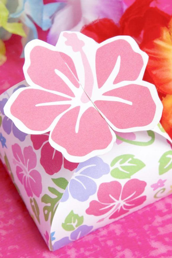 Hibiscus party favor box