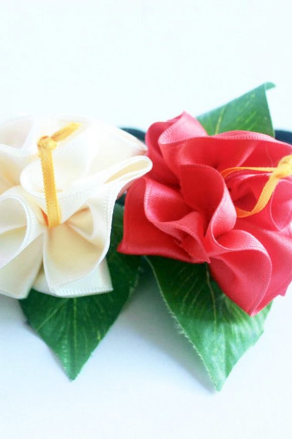 Hibiscus hairband party favor 