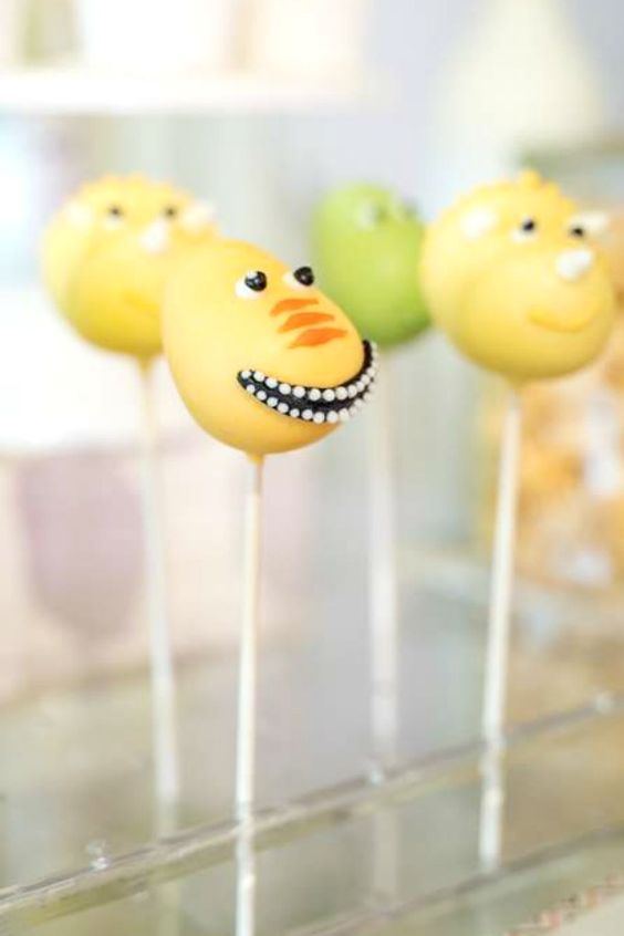 Dinosaur Cake Pops 