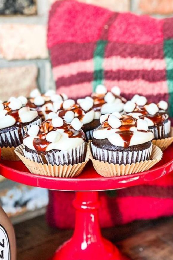 Hot Chocolate-Inspired Cupcakes