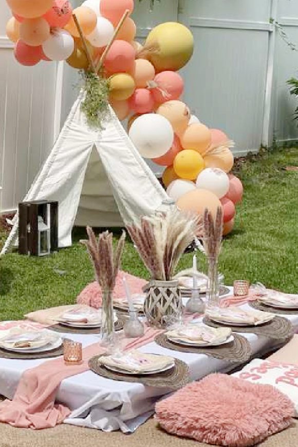 Top 49 Best Party Themes for Adults - Boho Picnic Parties | CatchMyParty.com Boho Picnic Parties