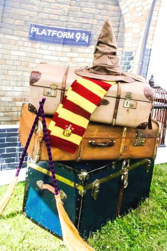 Top 49 Best Party Themes for Adults - Harry Potter Parties | CatchMyParty.com Harry Potter Parties