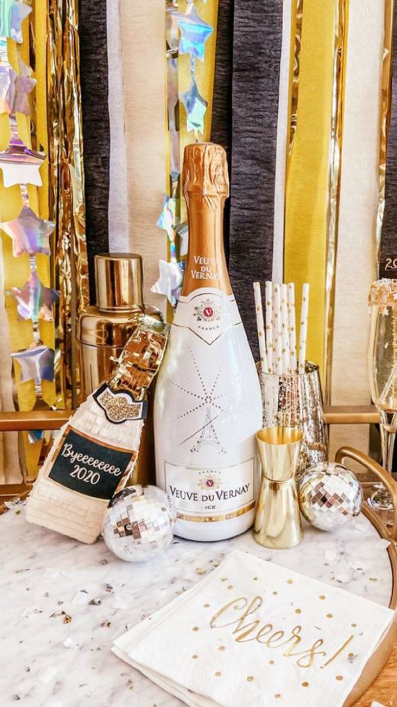 Top 49 Best Party Themes for Adults - NYE Parties | CatchMyParty.com NYE Parties