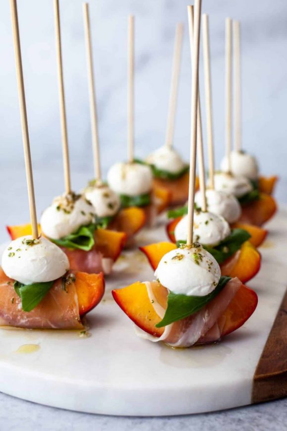 Mozzarella, Prosciutto, and Pickled Peach Skewers | CatchMyParty.com Mozzarella, Prosciutto, and Pickled Peach Skewers