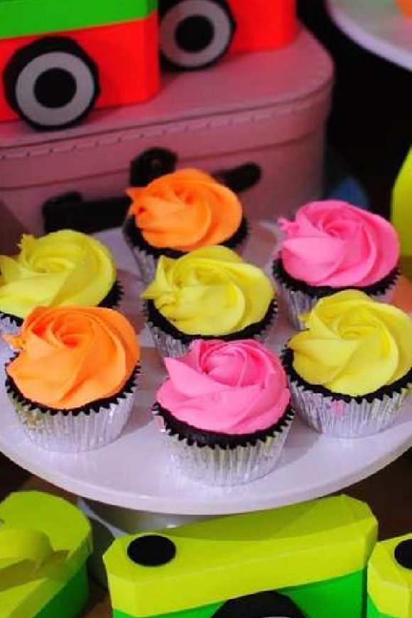 Neon Cupcakes | Catchmyparty.com Neon Cupcakes