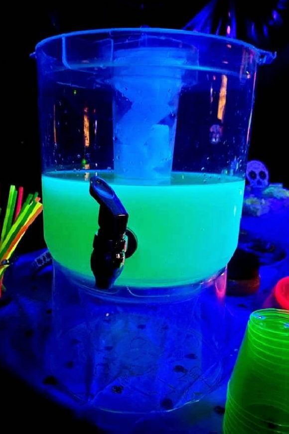 Glow in the Dark Drink | CatchMyParty.com Glow in the Dark Drink