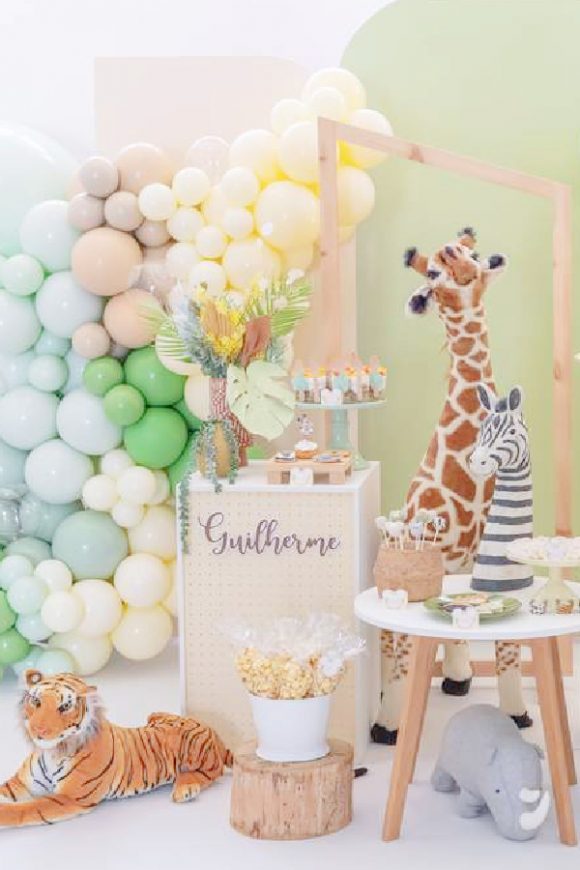 Safari 2nd Birthday Parties | CatchMyParty.com Safari 2nd Birthday Parties