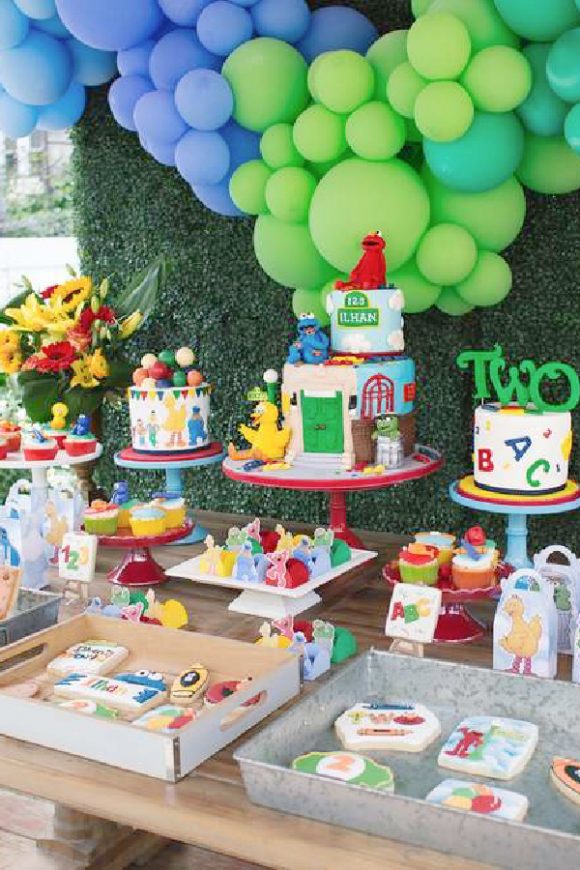 Sesame Street 2nd Birthday Parties | CatchMyParty.com Sesame Street 2nd Birthday Parties