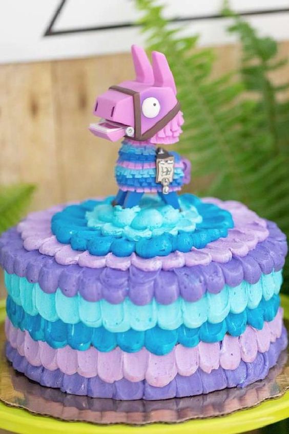 Loot llama Birthday Cake
