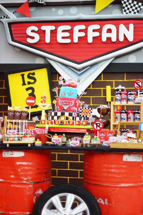 Disney Cars birthday party | CatchMyParty.com Disney Cars birthday party