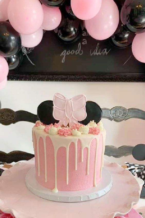 Minnie Mouse Drip Birthday Cake