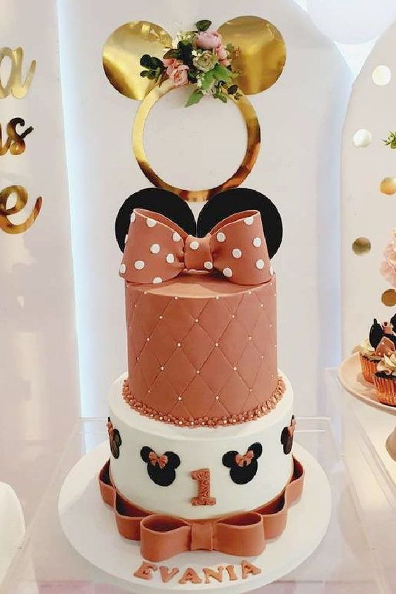 Elegant Minnie Mouse Birthday Cake
