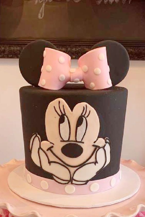 Cute Minnie Mouse Birthday Cake