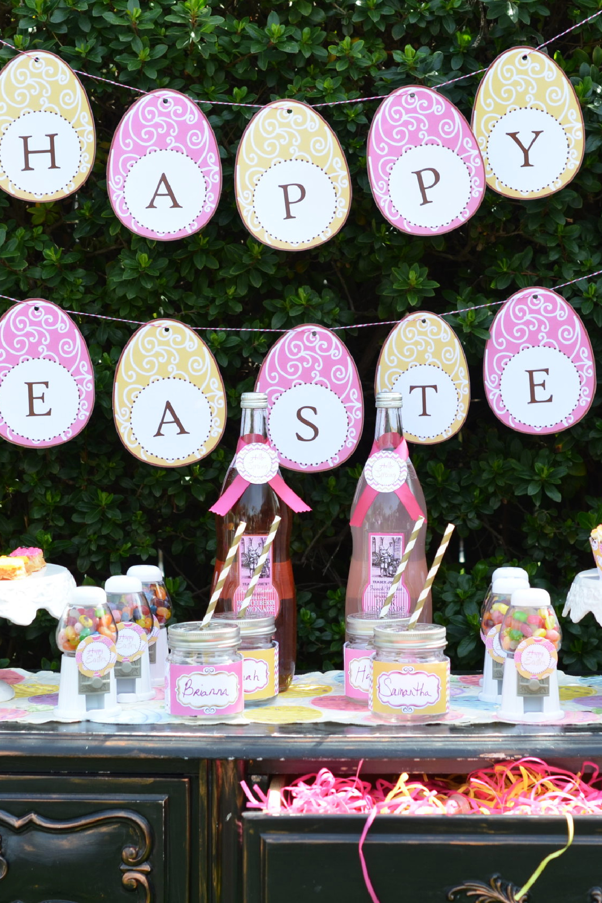 Free Easter Egg Party Printables -  Banner
