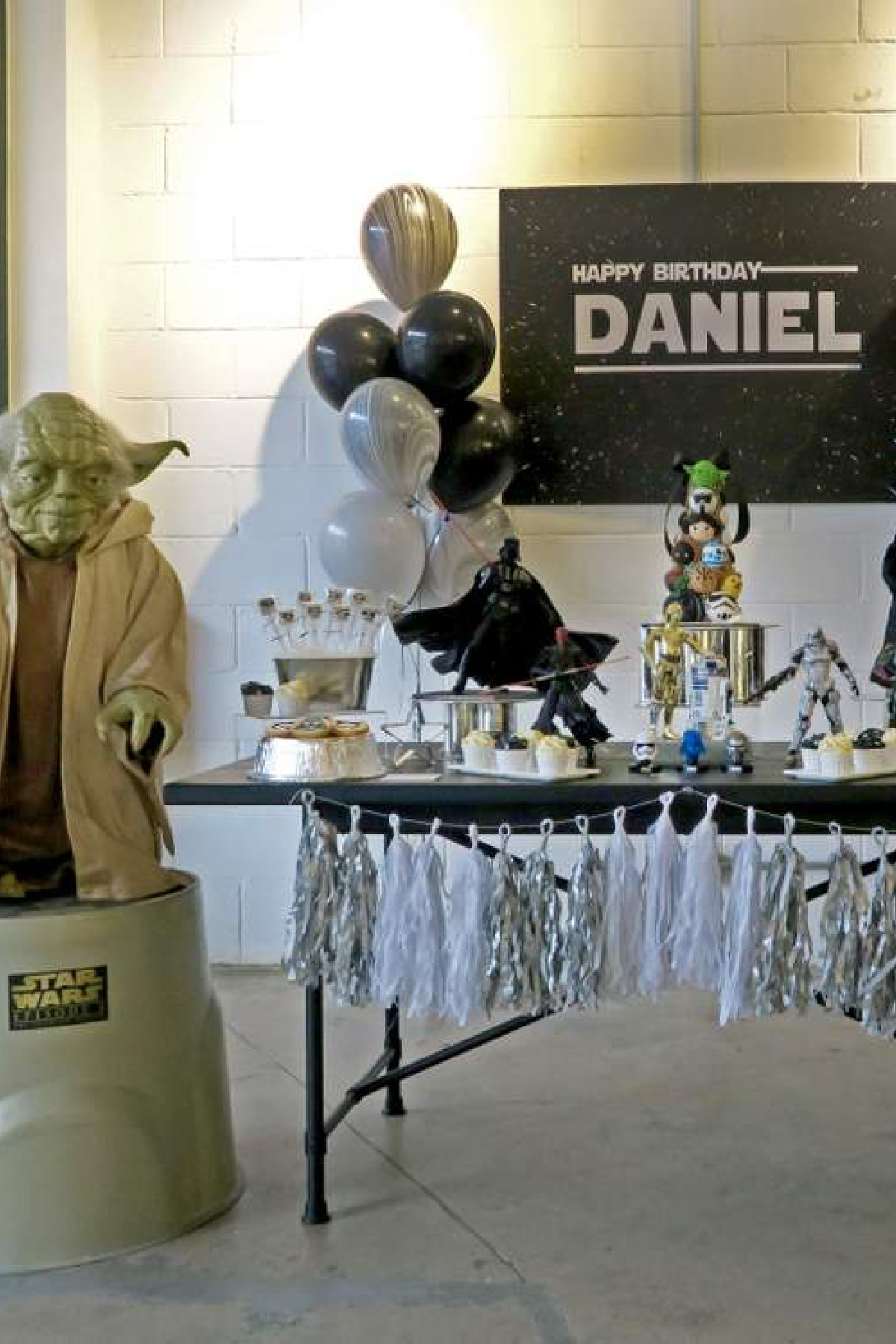 Star Wars Dessert Table