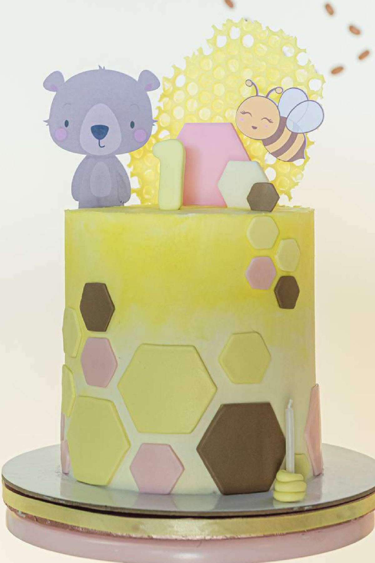 Bumblebee 1st Birthday Cake for Baby Girl Bumblebee 1st Birthday Cake for Baby Girl