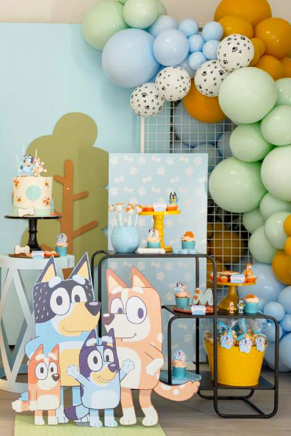 Bluey Dessert Table