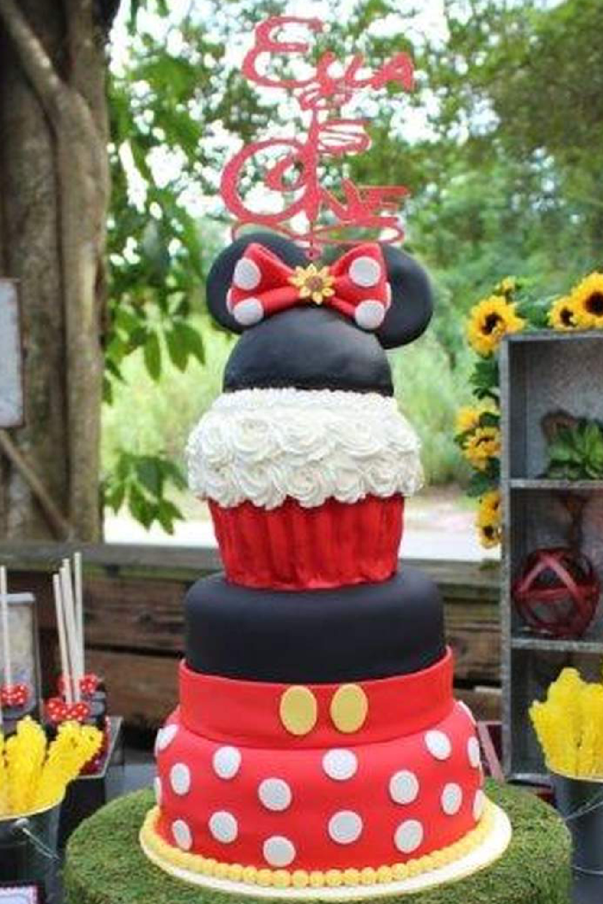 Minnie Mouse Cupcake Birthday Cake