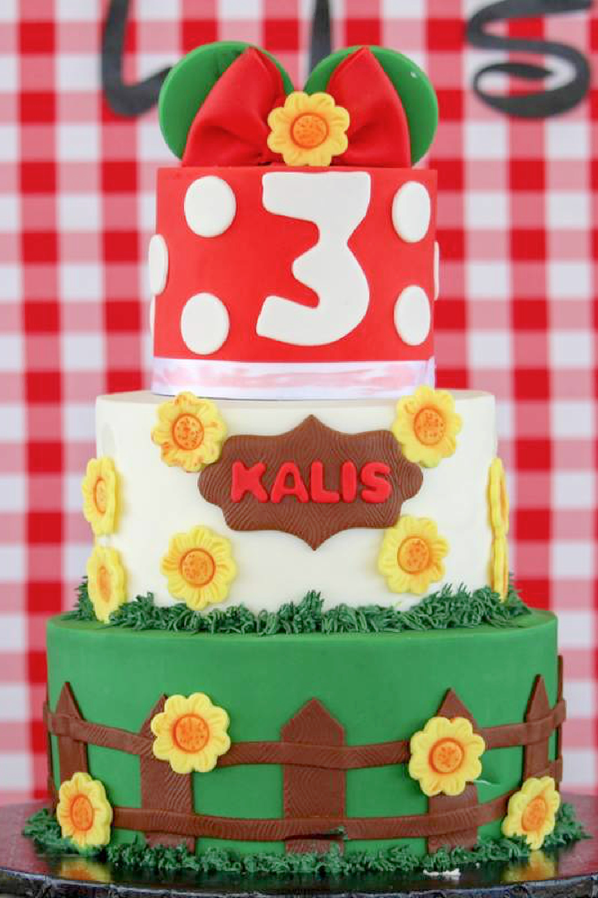 Minnie Mouse Sunflower-Themed Birthday Cake