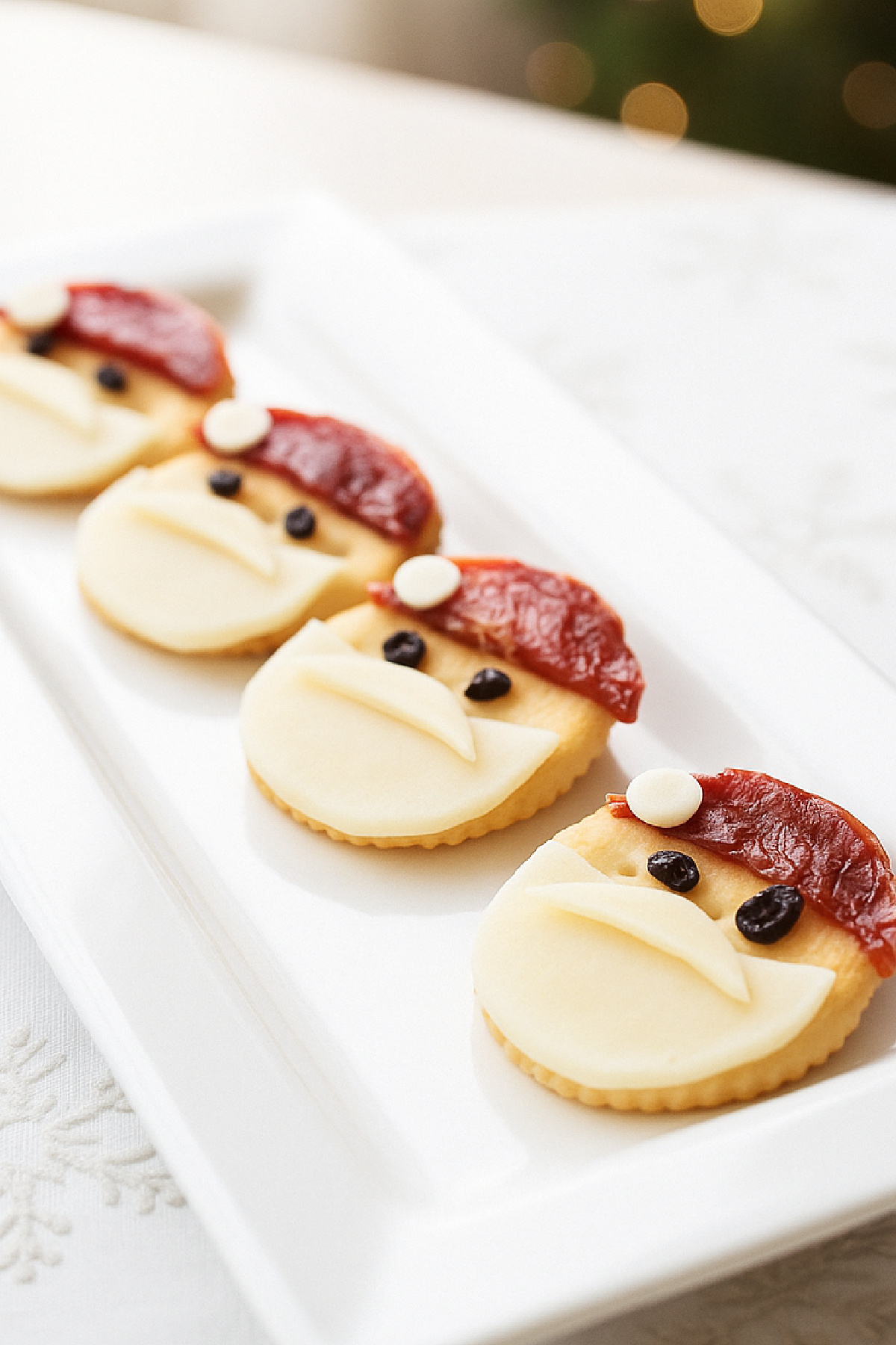 Easy Christmas Santa Crackers Easy Christmas Santa Crackers