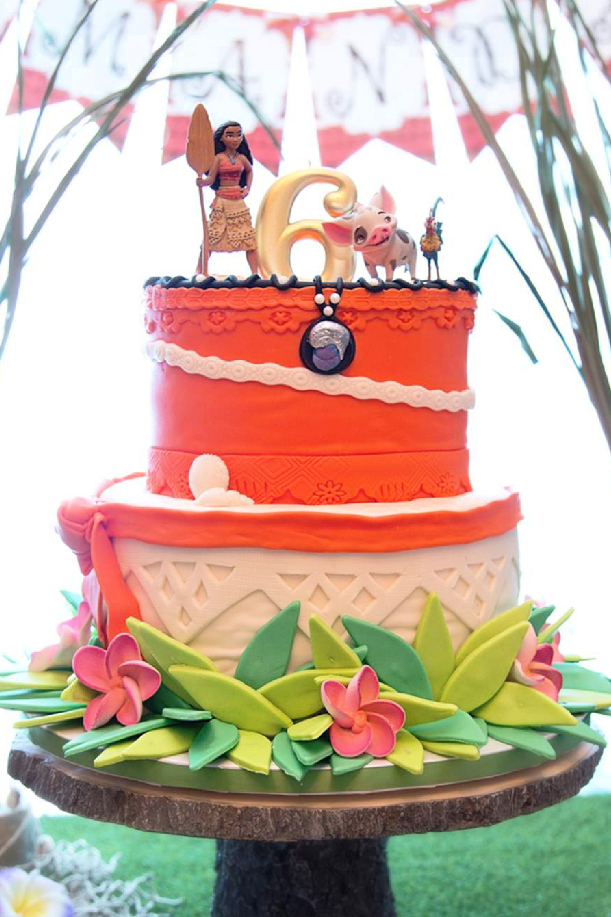 Moana's Dress-Inspired Birthday Cake Moana's Dress-Inspired Birthday Cake